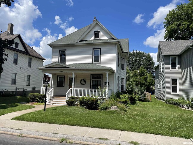 Building Photo - 1440 W 14th St