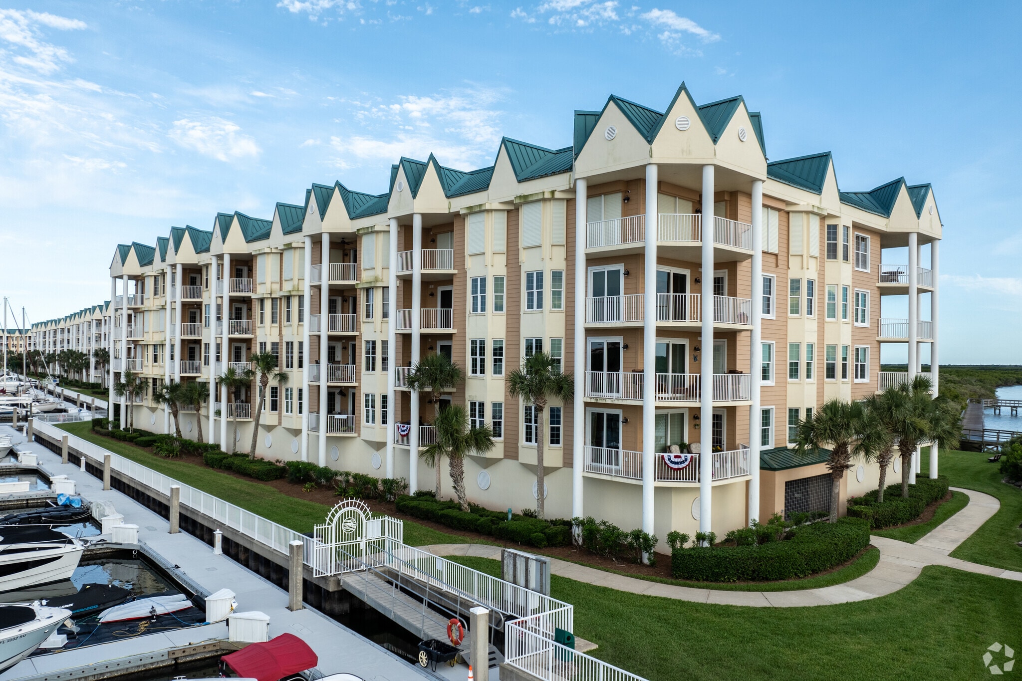 Rivers Edge At Harbour Village Condos