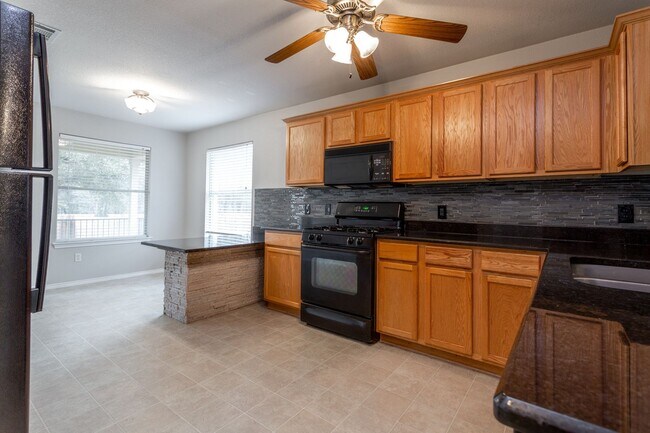Foto del edificio - Cozy 3/BR 2/BA One-Level Home with Covered...