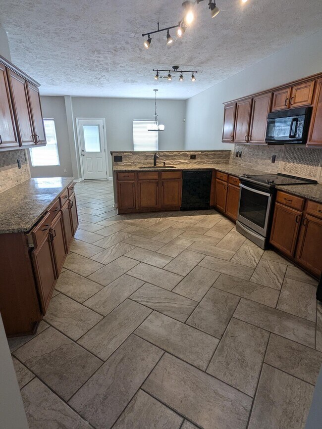 Building Photo - 7312 Autumn Crossing Way