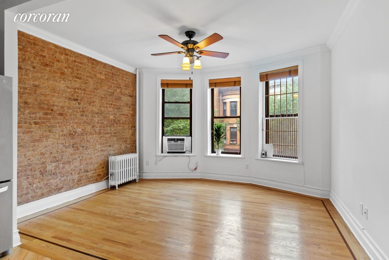 Primary Photo - 466 15th St