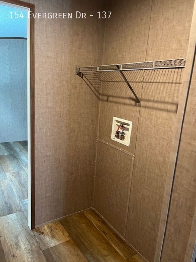 Building Photo - 154 Evergreen Dr