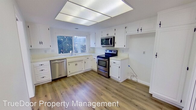 Building Photo - 4 br, 3 bath House - 5221 Franklin Circle