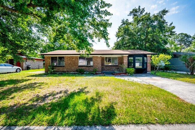 Building Photo - Timuquana 3BR/2BA Solid Brick Home w/ Flex Space & Private Yard