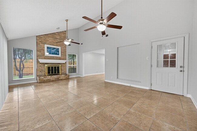 Foto del edificio - 6102 Crakston St