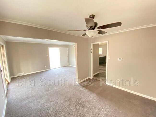 Building Photo - 2009 Goodhaven Dr