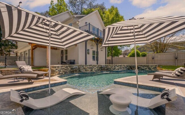 Building Photo - 8175 Main St