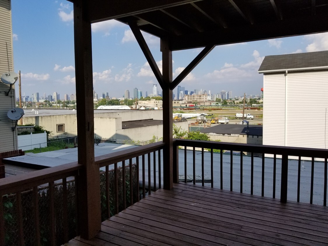 Foto principal - 146 Randolph Ave