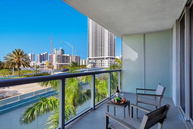 Foto del edificio - 2602 E Hallandale Beach Blvd