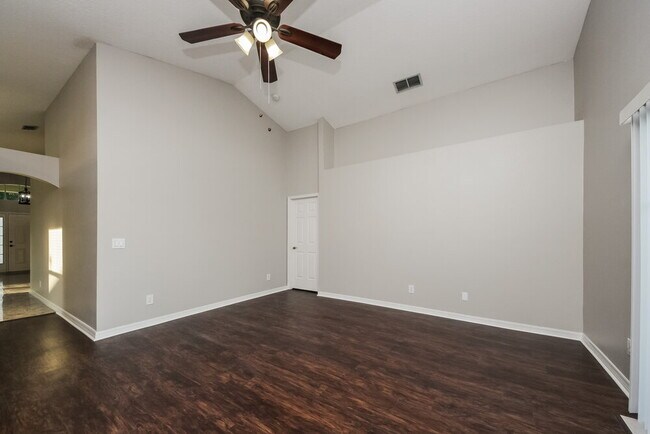 Foto del edificio - 2143 Mallard Creek Cir
