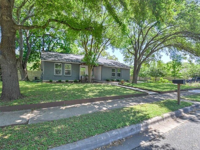 Foto del edificio - 6605 Clubway Ln