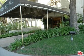 Building Photo - 10751 Wilshire Blvd