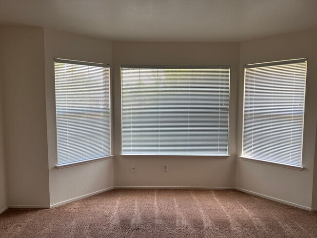 Foto del edificio - Available Now, Adorable North Oak Park Dup...