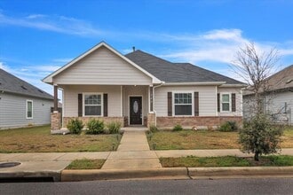 Building Photo - 209 Oldbridge Dr