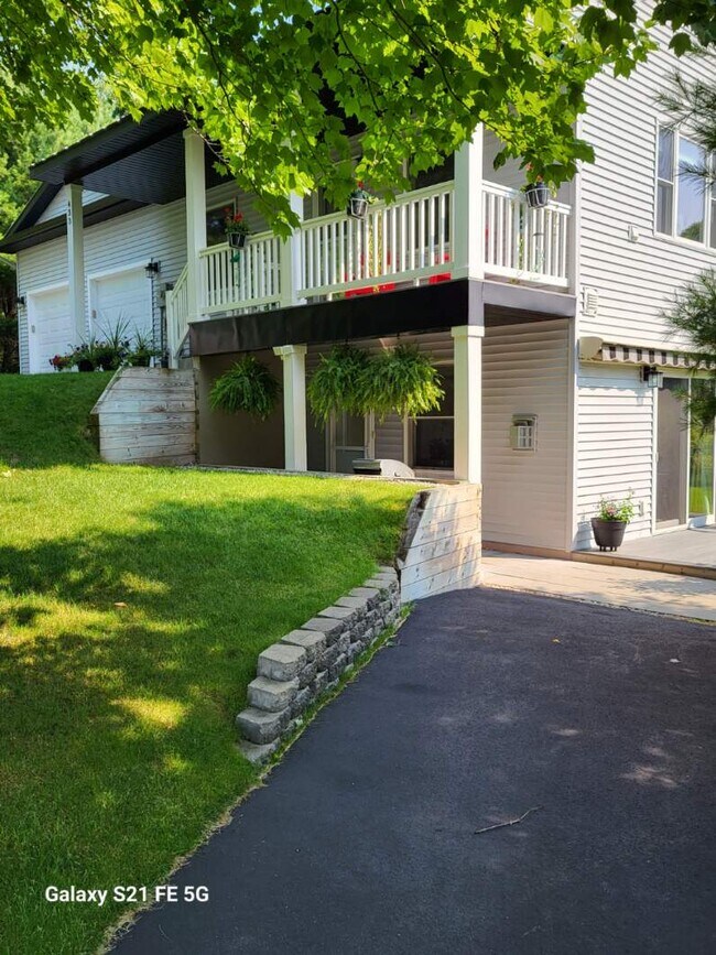 Apartamento en planta baja con salida al exterior - 433 E Sleights Rd