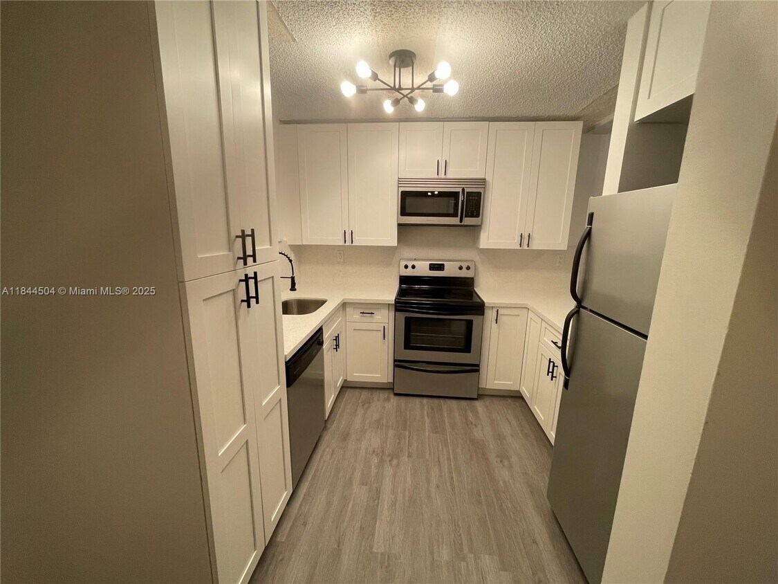 Foto principal - 14931 SW 82nd Ln