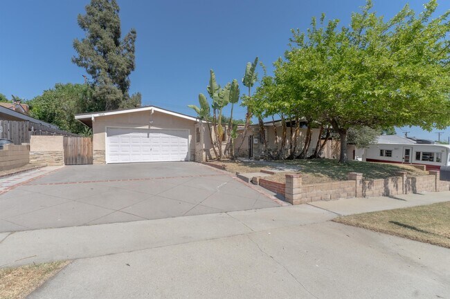 Foto del edificio - 7325 Layton St
