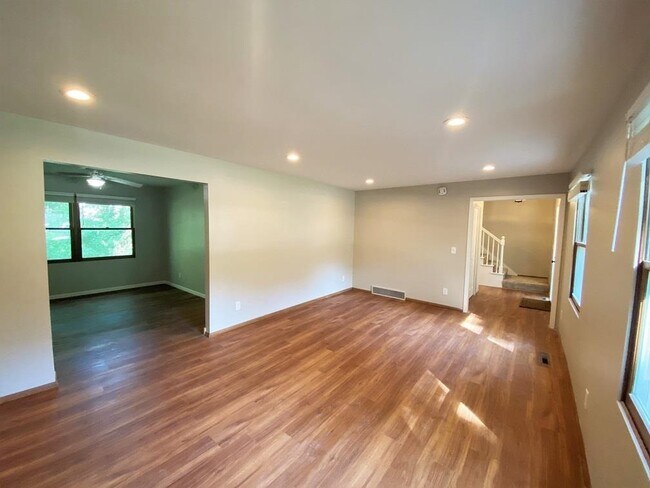 Foto del edificio - 5807 Sturgeon Creek Pkwy
