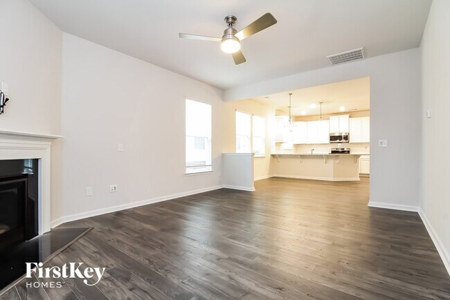 Foto del edificio - 320 Ashborne Ln
