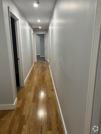 Building Photo - 11 Crowell St