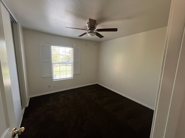 Building Photo - 144 Latente Dr