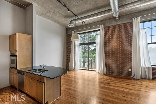 Foto del edificio - 6105 Blue Stone Rd
