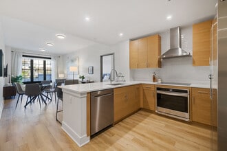 Building Photo - The Illustrator