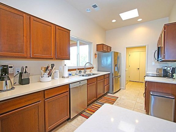 Building Photo - 104 Paseo Vista