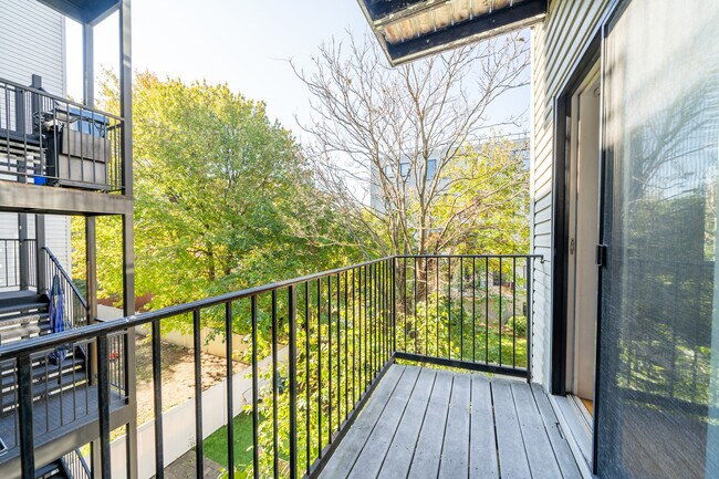Terrace - 518 Monroe St
