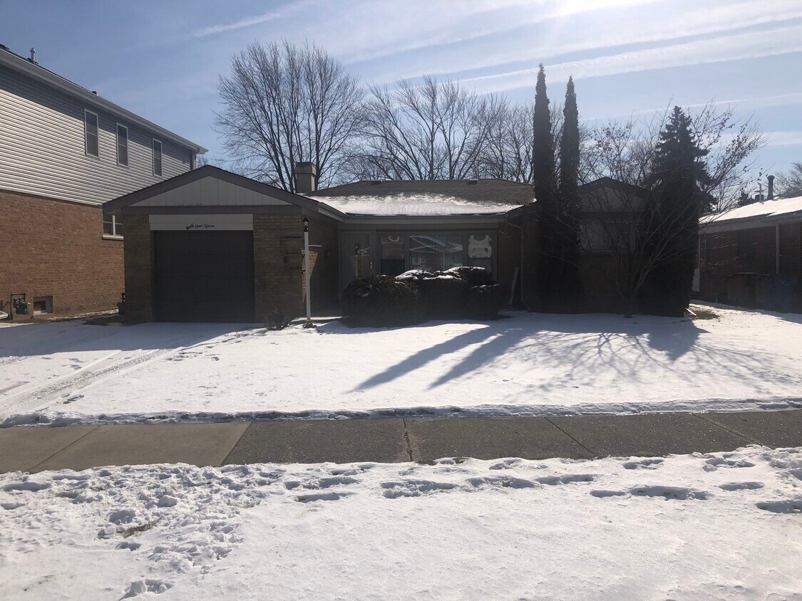 4115 Grant St, Oak Lawn, IL 60453 House Rental in Oak Lawn, IL