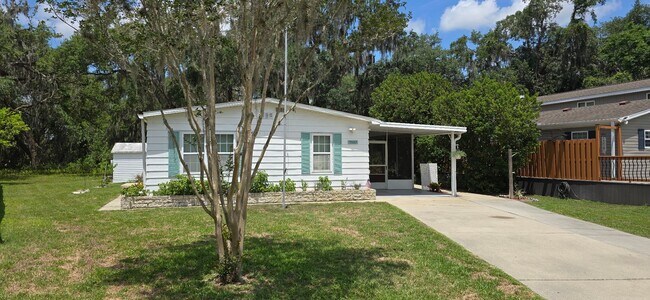Foto del edificio - 2 bed 2 baths with large screened patio