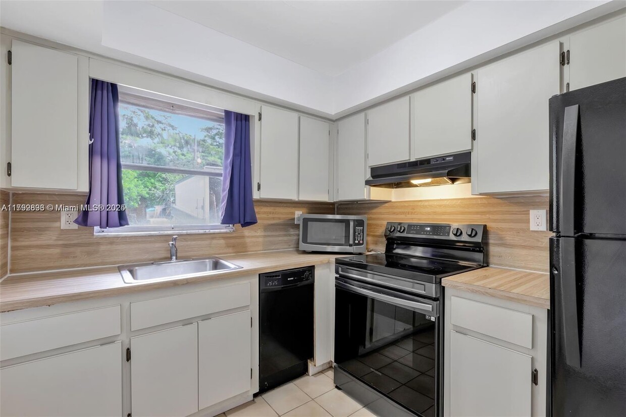 Primary Photo - 6141 SW 42nd Ct