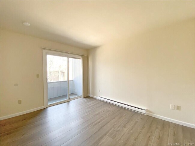 Foto del edificio - 37 Ferris Ave