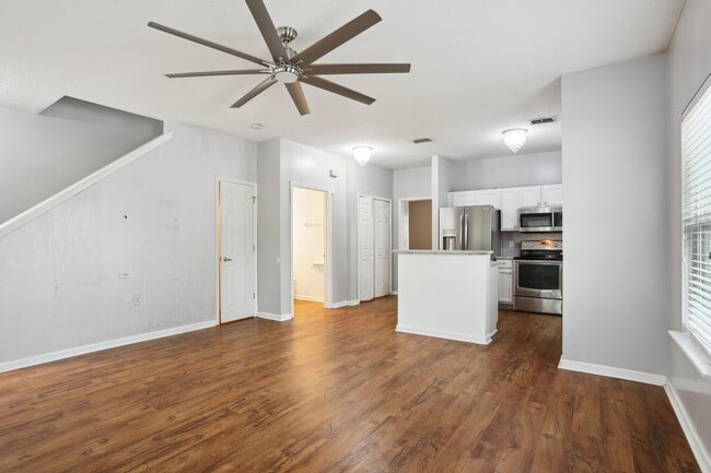Building Photo - 1256 W 33rd St