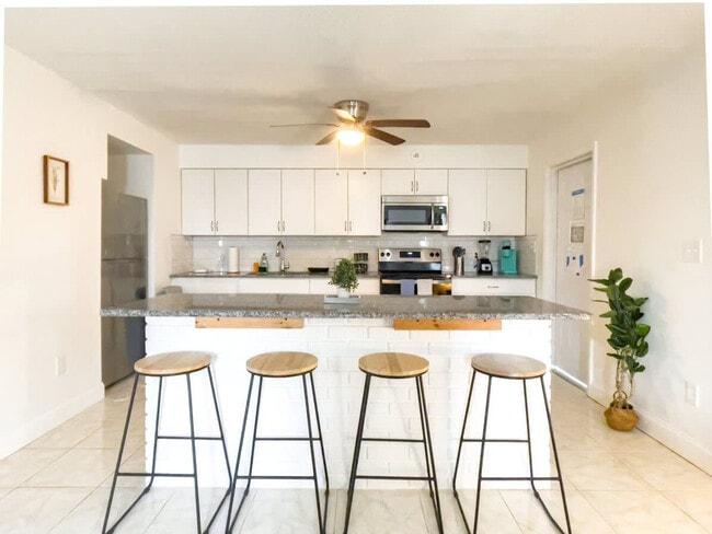 Building Photo - 505 Fillmore Ave