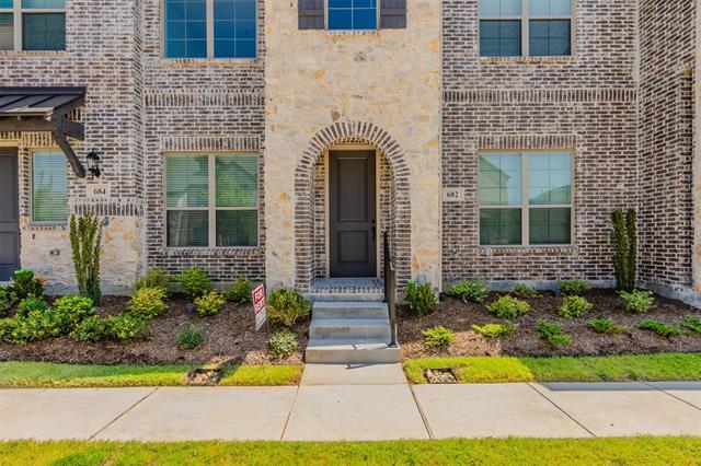Foto del edificio - 682 Vista Oaks Rd