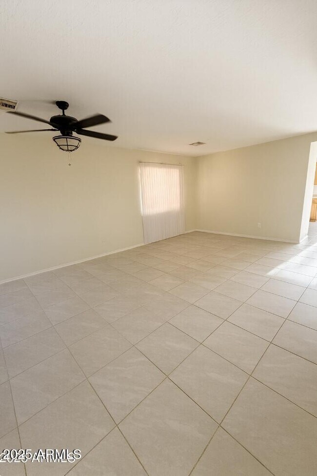 Foto del edificio - 1352 S 221st Ln