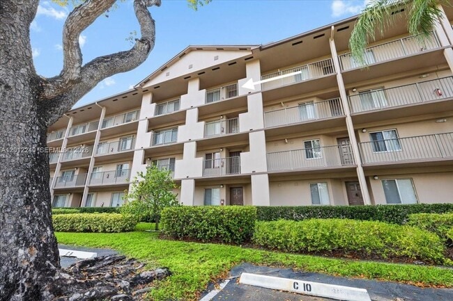 Building Photo - 12551 SW 16th Ct