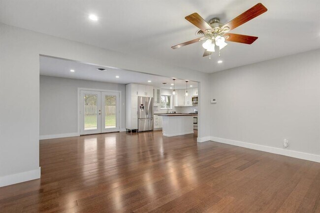 Foto del edificio - 1600 Ashberry Dr