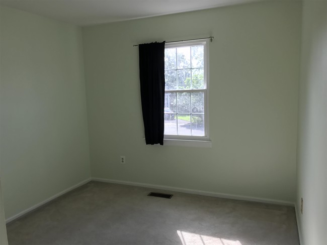 Foto del edificio - 101 Renaissance Ln