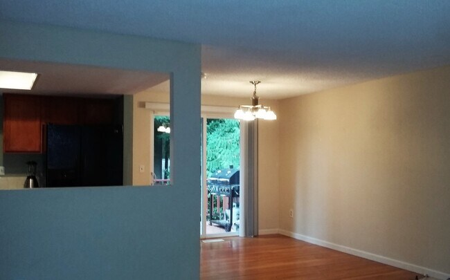 Foto del edificio - Spacious 4 bed 3 bath + bonus rooms in CK ...