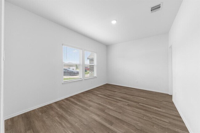 Building Photo - 16727 Hemlock Frst Ln
