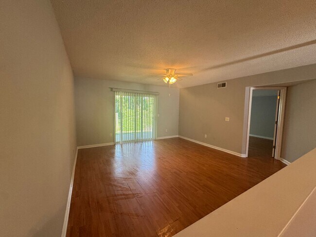 Foto del edificio - ~~HORTON PLACE ~~ FIRST FLOOR CONDO ~~