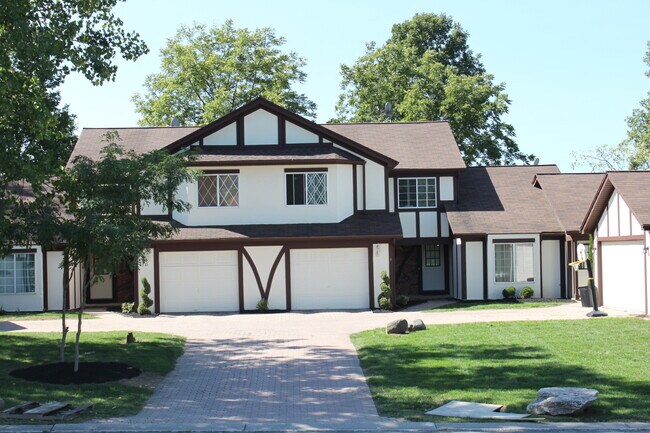 Building Photo - 8 Gothic Ln