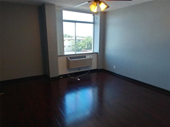 Foto del edificio - 7510 Hornwood Dr