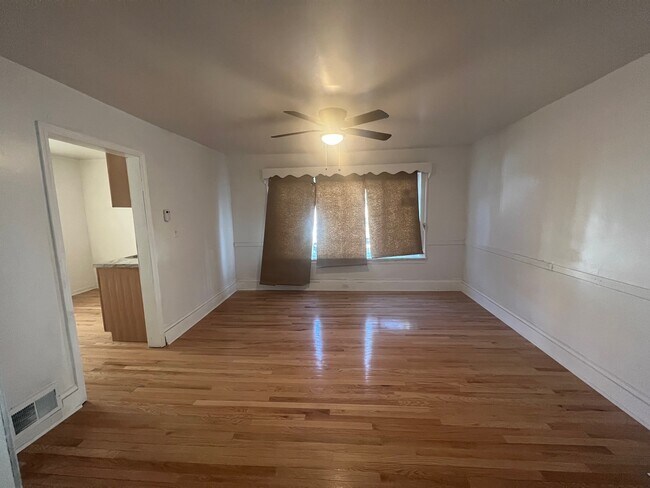 Foto del edificio - 4399 E 139th St