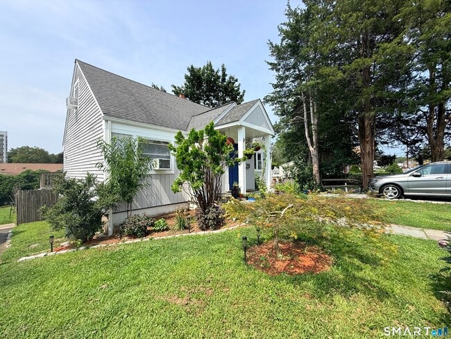 Building Photo - 165 Greenfield Dr