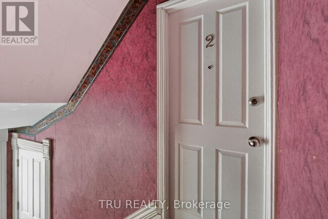 Building Photo - 96 James St