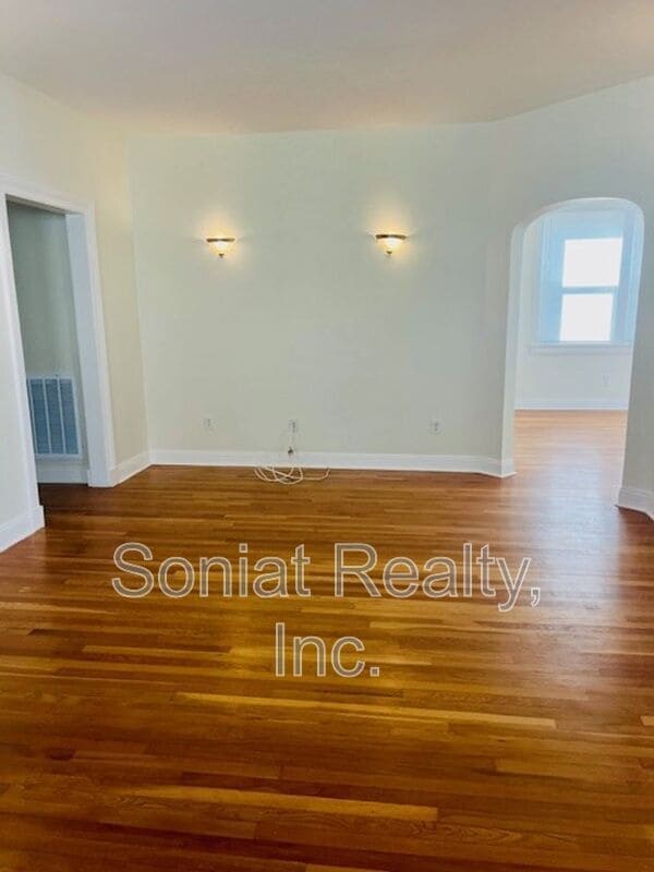 Foto del edificio - 3215 Nashville Ave