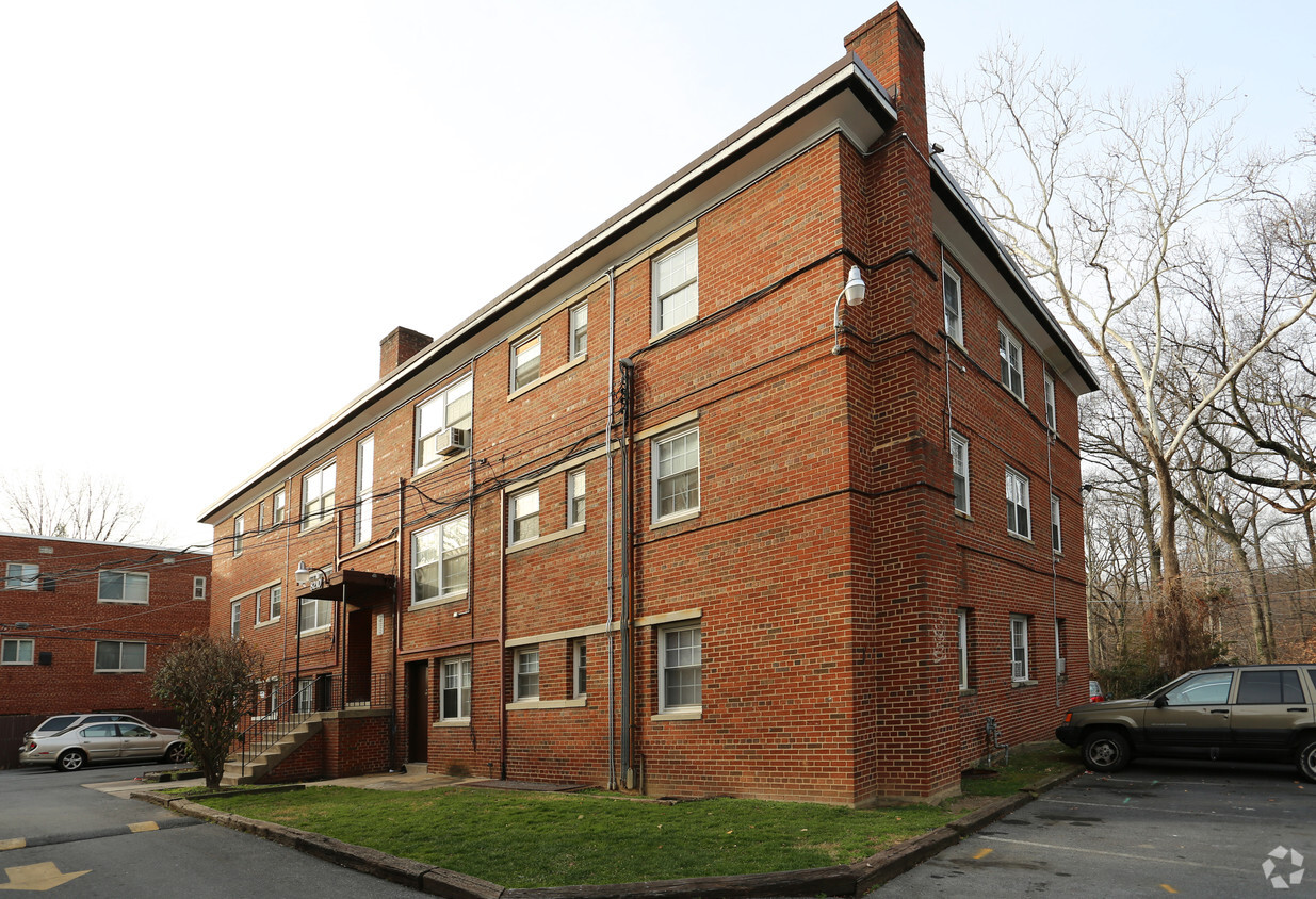 Building Photo - Roanoke Apartments